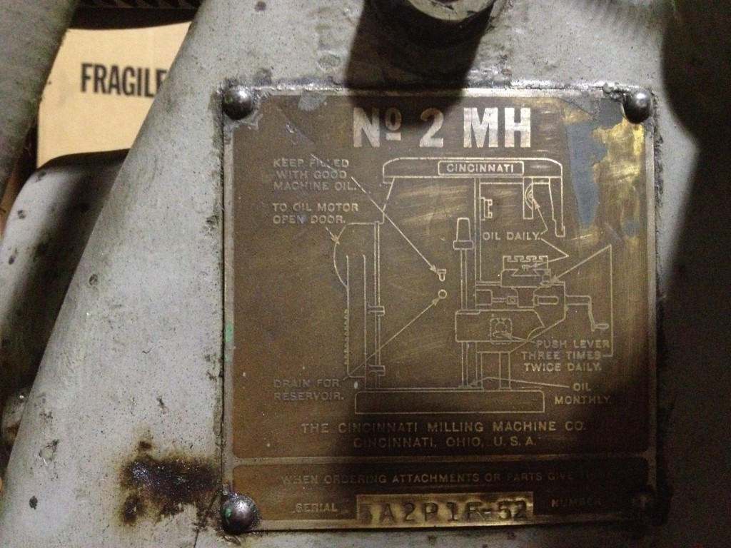 1938 Cincinnati No.2 MH milling machine That features an independent vertical milling head. 1